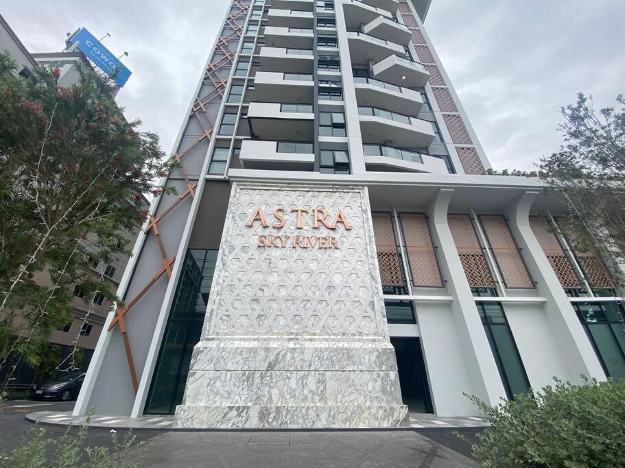 New & Cozy 2 Bedroom @ The Astra Sky River Chiang Mai Esterno foto